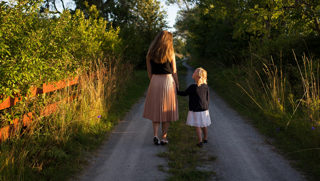 3 Ways To Be An Emotionally Safe Parent